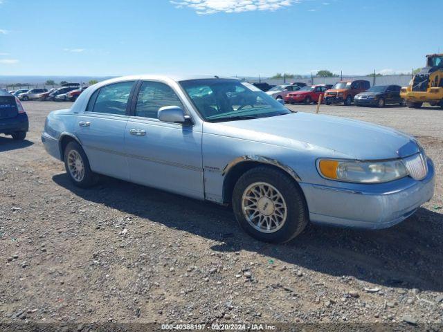  Salvage Lincoln Towncar