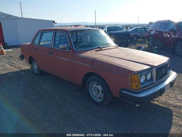  Salvage Volvo 244