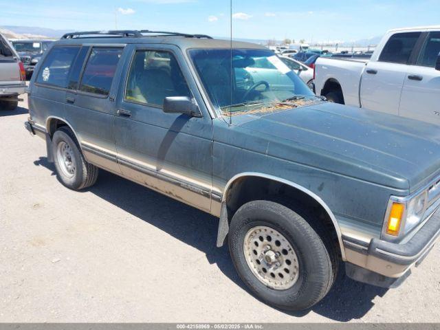  Salvage Chevrolet Blazer