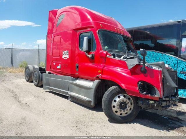  Salvage Freightliner Cascadia 125