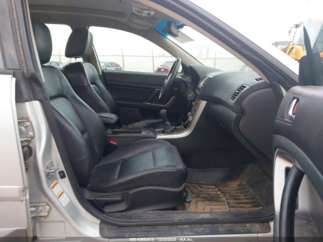 Subaru Outback 2.5i Limited Image 3