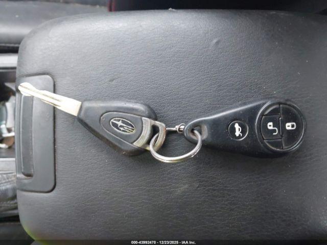 Subaru Outback 2.5i Limited Image 2