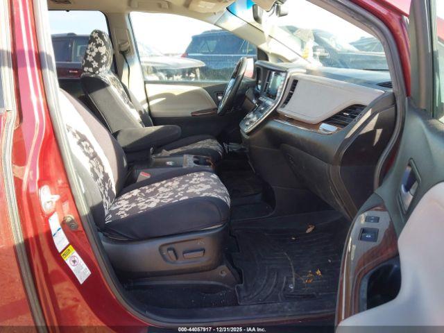 Toyota Sienna Limited Premium 7 Passenger Image 4