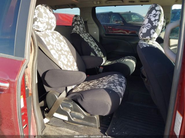 Toyota Sienna Limited Premium 7 Passenger Image 7