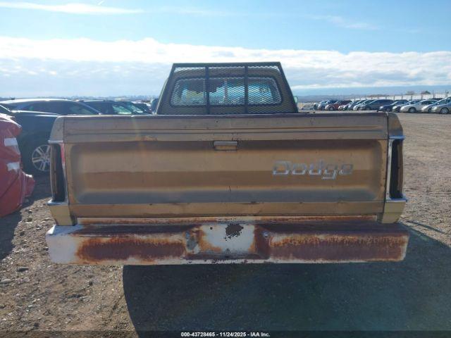 Dodge D150 Image 10